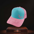 Pink Sixty: Casquette rose et bleu Trucker premium en édition limitée à 83 exemplaires