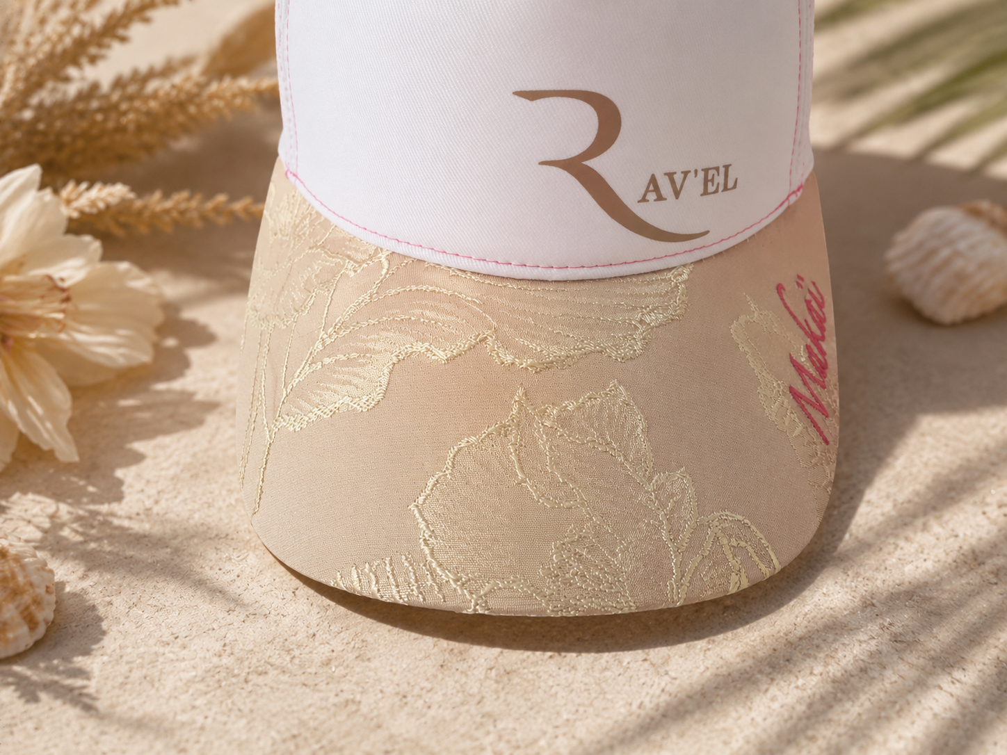 Gold Riviera: Casquette blanche/dorée/rose Trucker premium en édition limitée collab Makaĩ